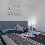 With Parking Space - Lozice, - 23514 Appartement