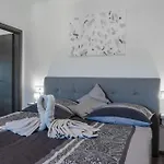 With Parking Space - Lozice, - 23514 Appartement Vir