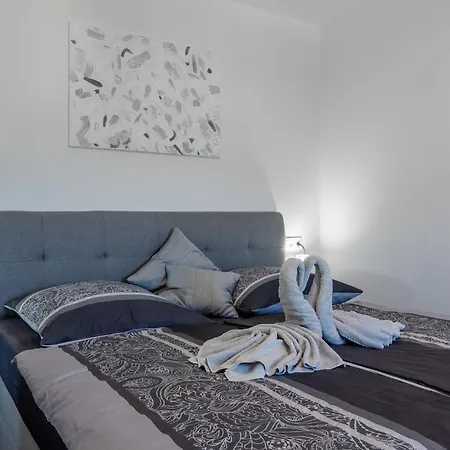 With Parking Space - Lozice, - 23514 Apartmán
