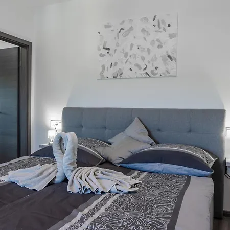 With A Parking Space - Lozice, - 23514 Apartment Vir