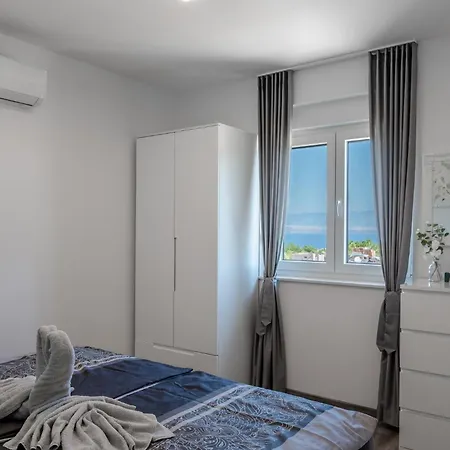 With Parking Space - Lozice, - 23514 *