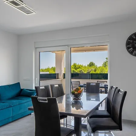 With A Parking Space - Lozice, - 23514 Apartment *