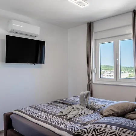 Apartment With A Parking Space - Lozice, - 23514 Vir