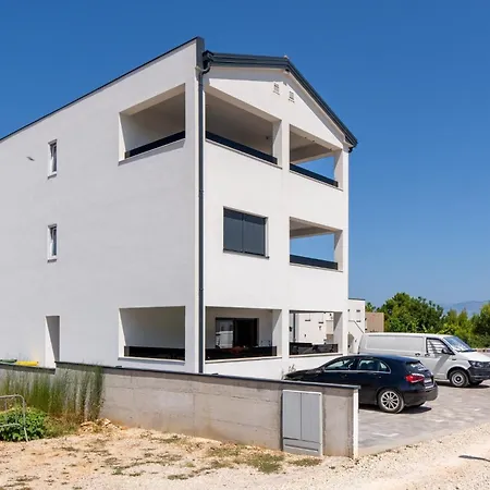 With A Parking Space - Lozice, - 23514 Apartment *