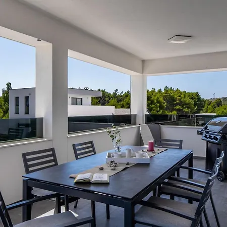 Apartment With A Parking Space - Lozice, - 23514 *