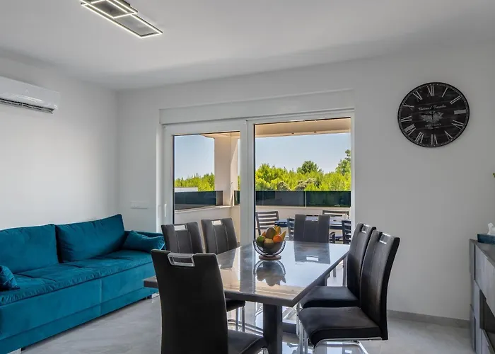 With Parking Space - Lozice, - 23514 Lägenhet *