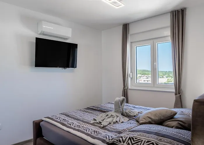 Апартаменты With Parking Space - Lozice, - 23514 Вир